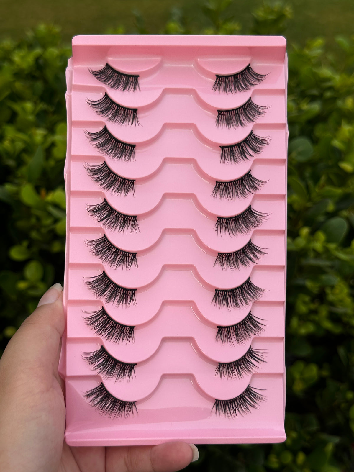 BM10D: Half Fairy Cat Eye Lashes 10 pieces