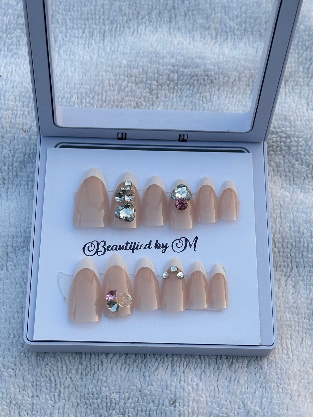 NM01: Little Romance Medium Length French Tip Press On Nails